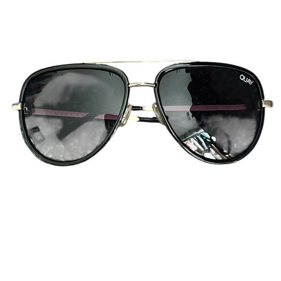 Quay Australia Black and Silver Aviator Sunglasses - Picture 1 of 8
